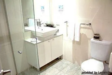 בריסביין The Chermside Apartments 4*,